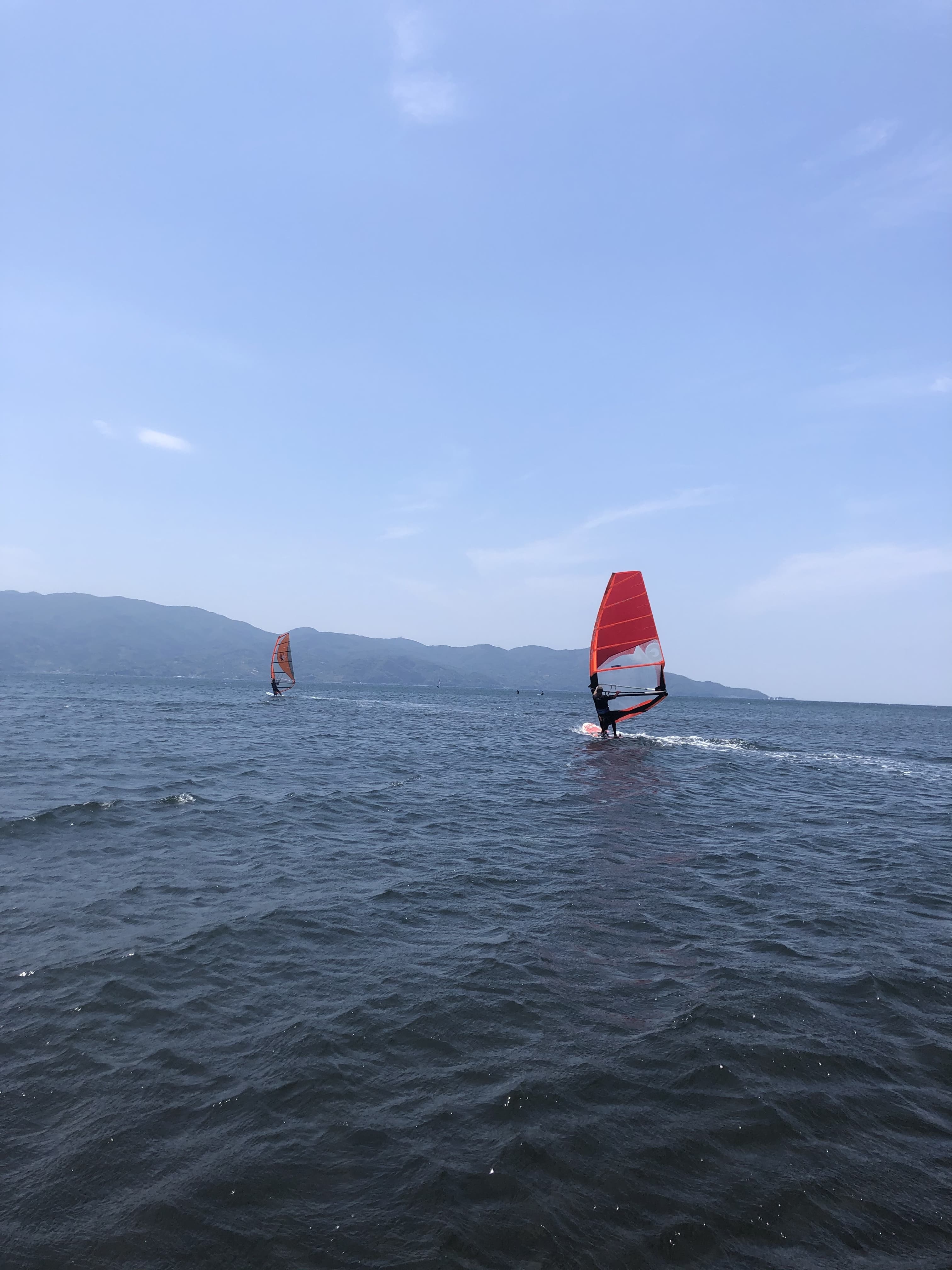 駿河湾の潮風を感じるウィンドサーフィン